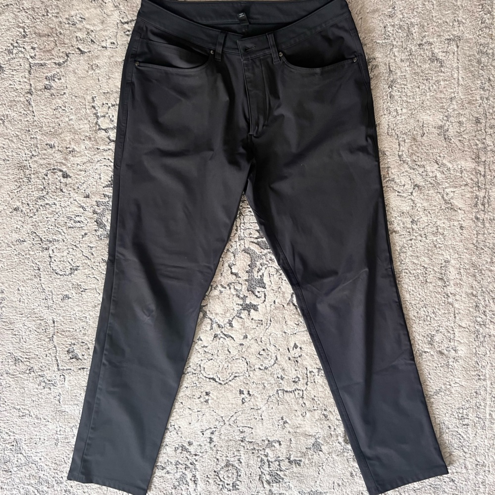 Men’s Lululemon ABC pants